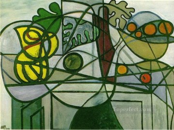 パブロ・ピカソ Painting - 果物と葉のピッチャーボウル 1931年 パブロ・ピカソ